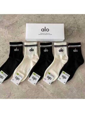 A9- ALO Yoga Women's Black & White Striped Half-Crew Socks 5-Pair Box Set - NWT